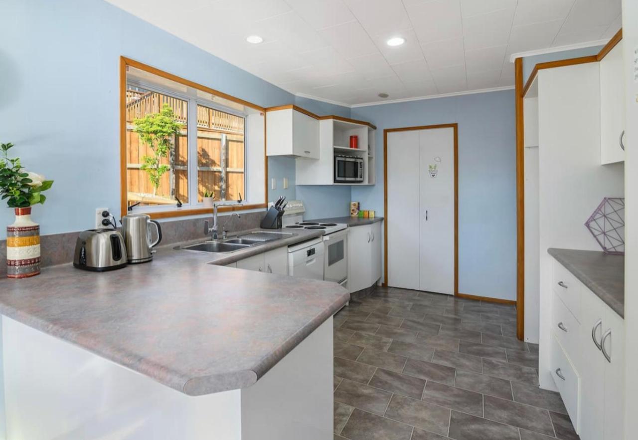 Spacious Utuhina Holiday House โรโตรัว ภายนอก รูปภาพ
